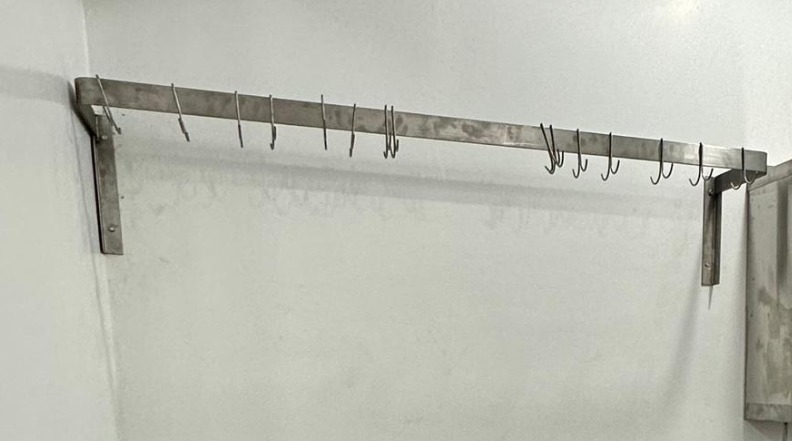 CUELGA OLLAS DE PARED DE ACERO INOXIDABLE 16 GANCHOS 140 X 30 CM STEEL SOLUTION